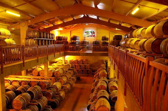 Distillerie des Menhirs Chai Cathedrale 1b.r
